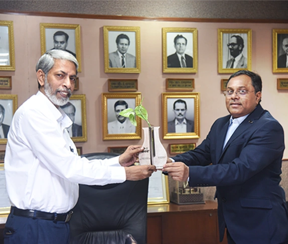 SOLUTION AWARD 2ND IMG (WEBP)