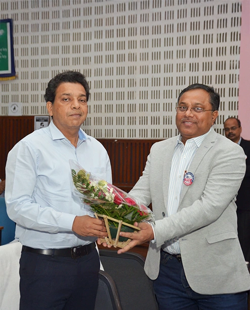 SOLUTIONS SMCS SIDE BANNER 2 (WEBP)